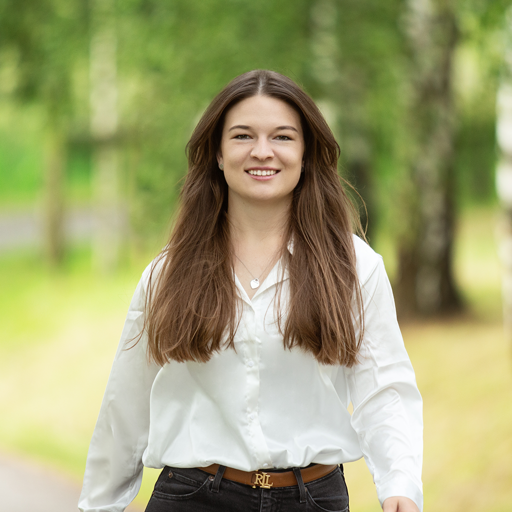 Karla Benkert Geschäftsführerin, Benkert: Dachbegrünung GmbH & Co. KG